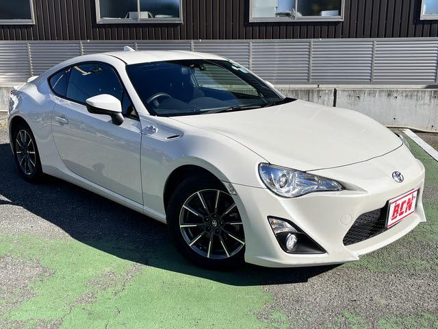 86 G 6速MT車☆フルセグTV☆純正SDナビ☆Bluetoothオーディオ☆DVD再生可☆横滑り防止☆ドラレコ☆フォグランプ☆ISOFIX対応☆キーレス☆サイドエアバッグ☆カーテンエアバック☆(2枚目)