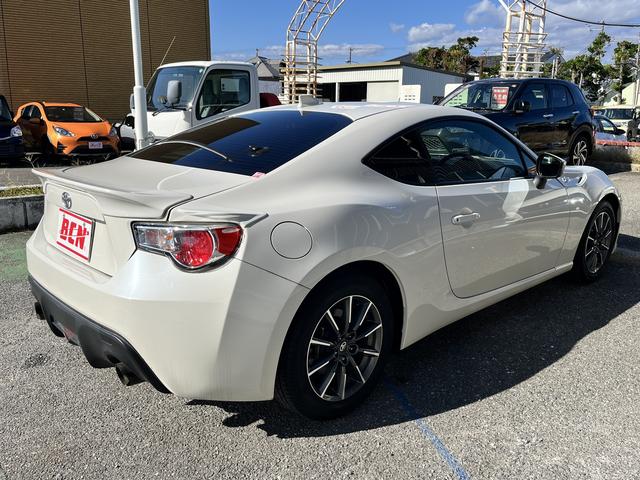 86 G 6速MT車☆フルセグTV☆純正SDナビ☆Bluetoothオーディオ☆DVD再生可☆横滑り防止☆ドラレコ☆フォグランプ☆ISOFIX対応☆キーレス☆サイドエアバッグ☆カーテンエアバック☆(6枚目)