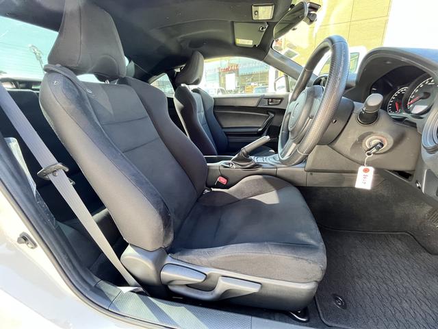 86 G 6速MT車☆フルセグTV☆純正SDナビ☆Bluetoothオーディオ☆DVD再生可☆横滑り防止☆ドラレコ☆フォグランプ☆ISOFIX対応☆キーレス☆サイドエアバッグ☆カーテンエアバック☆(8枚目)