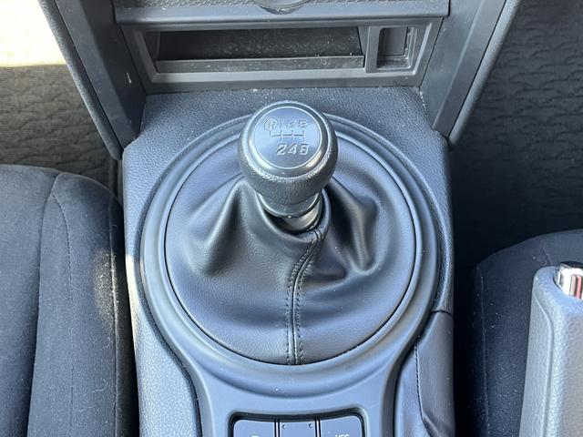 86 G 6速MT車☆フルセグTV☆純正SDナビ☆Bluetoothオーディオ☆DVD再生可☆横滑り防止☆ドラレコ☆フォグランプ☆ISOFIX対応☆キーレス☆サイドエアバッグ☆カーテンエアバック☆(18枚目)