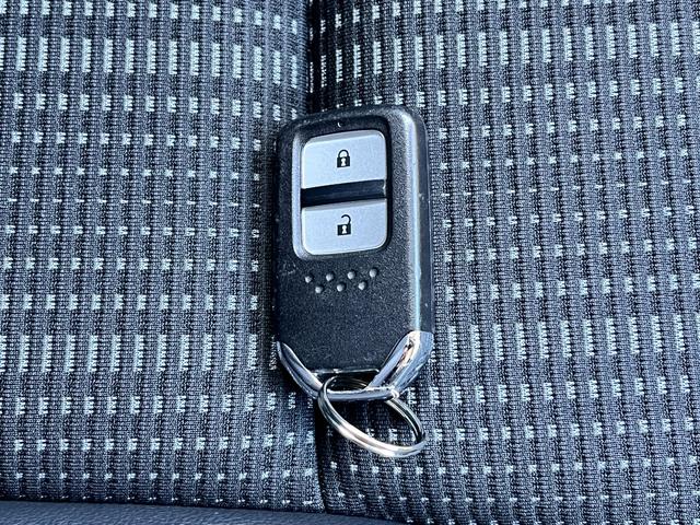 ヴェゼル ハイブリッドZ・ホンダセンシング 純正メモリーナビ☆フルセグTV☆Bluetoothオーディオ☆DVD再生可☆バックカメラ☆LEDヘッドライト☆オートライト☆フォグランプ☆パドルシフト☆シティブレーキシステム☆車線逸脱警報☆(31枚目)