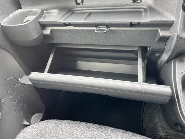 シエンタ Z 純正メモリーナビ☆フルセグTV☆Bluetoothオーディオ☆トヨタセーフティセンス☆オートハイビーム☆LEDヘッドライト☆Wシートヒーター☆車線逸脱警報☆クリアランスソナー☆ISOFIX対応☆(35枚目)