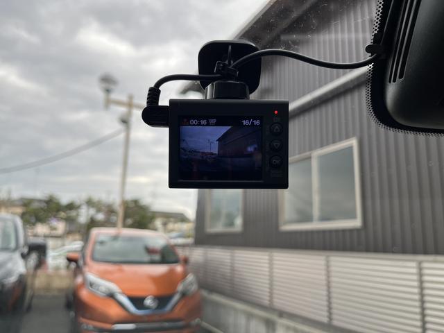 サービス工場完備でアフターも安心♪　資格を持った優秀なメカニックがまごころ込めて整備致します！！安心してカーライフをお楽しみ下さい♪　車検も安い！！安心♪のＢＣＮいわきにお任せ下さい！！