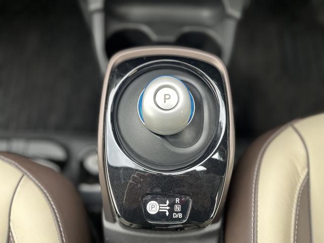 ノート e-パワー メダリスト 純正SDナビ☆フルセグTV☆DVD再生☆Bluetoothオーディオ☆ステリモ☆アラウンドビューカメラ☆エマージェンシーブレーキ☆車線逸脱アラーム☆横滑り防止☆LEDヘッドライト☆フォグランプ☆(17枚目)