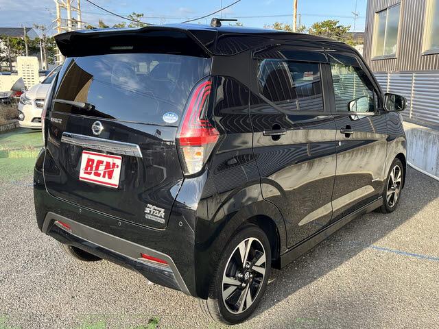 デイズ ハイウェイスター Gターボ 純正9インチナビ☆フルセグTV☆BlueTooth☆ステアリングリモコン☆アラウンドビューモニター☆LEDヘッドライト☆横滑り防止☆斜線逸脱アラーム☆先行車発信アラーム☆フォグランプ☆ISOFIX☆(5枚目)