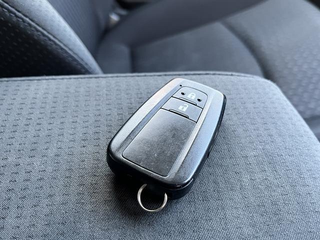 プリウス Ｓセーフティプラス　社外９インチメモリーナビ☆フルセグＴＶ☆Ｂｌｕｅｔｏｏｔｈオーディオ☆バックカメラ☆ＬＥＤヘッドライト☆プリクラッシュセーフティ☆クリアランスソナー☆ヘッドアップディスプレイ☆オートハイビーム☆（35枚目）