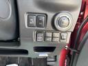 運転席右下側。プッシュボタンスタート等スイッチ類