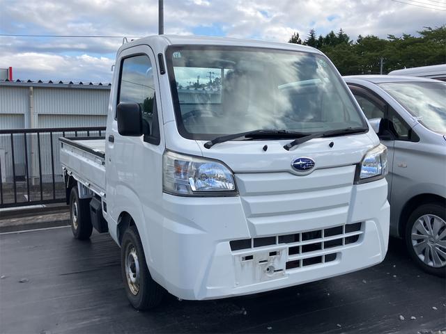 サンバートラック 　４ＷＤ　軽トラック　ＭＴ　運転席エアバッグ　５速マニュアル車　三方開　最大積載量３５０ｋｇ（3枚目）