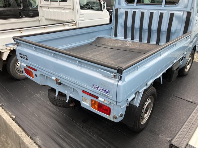 ピクシストラック スタンダード　４ＷＤ　軽トラック　ＭＴ　エアコン　パワーステアリング　運転席エアバッグ　マニュアル　荷台マット　最大積載量３５０ｋｇ　ドアバイザー（13枚目）