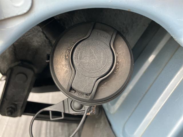 ピクシストラック スタンダード　４ＷＤ　軽トラック　ＭＴ　エアコン　パワーステアリング　運転席エアバッグ　マニュアル　荷台マット　最大積載量３５０ｋｇ　ドアバイザー（22枚目）