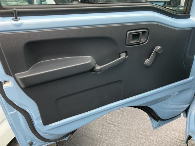 ピクシストラック スタンダード　４ＷＤ　軽トラック　ＭＴ　エアコン　パワーステアリング　運転席エアバッグ　マニュアル　荷台マット　最大積載量３５０ｋｇ　ドアバイザー（31枚目）