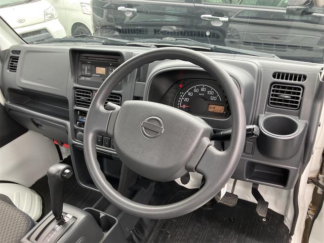 ＮＴ１００クリッパートラック ＧＸ　４ＷＤ　軽トラック　ＡＴ　エアコン　パワーウィンドウ　運転席エアバッグ　助手席エアバッグ　ＣＤ　ミュージックプレイヤー接続可（2枚目）