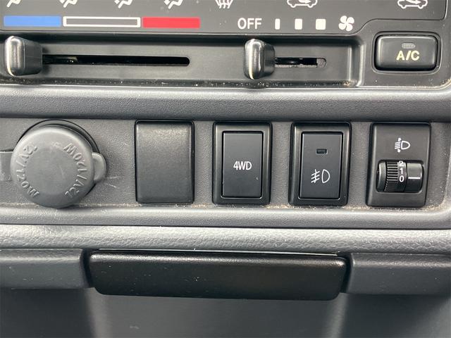 NT100クリッパートラック GX 4WD AT エアコン パワーステアリング パワーウィンドウ 運転席エアバッグ 助手席エアバッグ CD ミュージックプレイヤー接続可(24枚目)