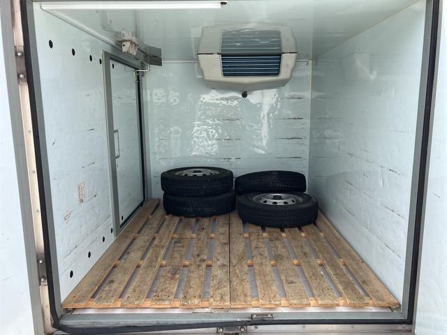 キャリイトラック  4WD 軽トラック MT 衝突被害軽減システム 盗難防止システム アルミホイール エアコン 最大積載量350kg 5速マニュアル車 運転席エアバッグ 助手席エアバッグ パワーステアリング(13枚目)