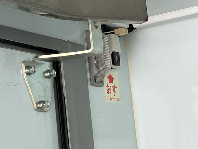 キャリイトラック  4WD 軽トラック MT 衝突被害軽減システム 盗難防止システム アルミホイール エアコン 最大積載量350kg 5速マニュアル車 運転席エアバッグ 助手席エアバッグ パワーステアリング(17枚目)