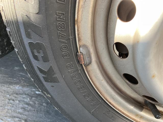 ＮＴ１００クリッパートラック ＧＸ　４ＷＤ　軽トラック　ＭＴ　衝突被害軽減システム　レーンアシスト　ＥＴＣ　オートライト　ＡＢＳ　ＥＳＣ　エアコン　パワーステアリング　パワーウィンドウ　運転席エアバッグ　ＣＤ（7枚目）