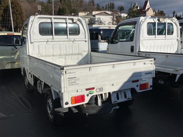 ＮＴ１００クリッパートラック ＧＸ　４ＷＤ　軽トラック　ＭＴ　衝突被害軽減システム　レーンアシスト　ＥＴＣ　オートライト　ＡＢＳ　ＥＳＣ　エアコン　パワーステアリング　パワーウィンドウ　運転席エアバッグ　ＣＤ（11枚目）