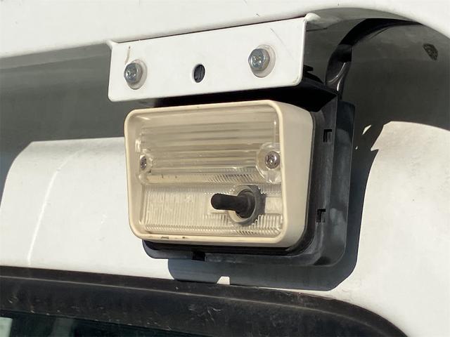 ＮＴ１００クリッパートラック ＧＸ　４ＷＤ　軽トラック　ＭＴ　衝突被害軽減システム　レーンアシスト　ＥＴＣ　オートライト　ＡＢＳ　ＥＳＣ　エアコン　パワーステアリング　パワーウィンドウ　運転席エアバッグ　ＣＤ（15枚目）