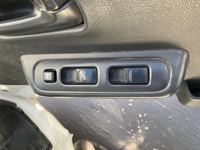 ＮＴ１００クリッパートラック ＧＸ　４ＷＤ　軽トラック　ＭＴ　衝突被害軽減システム　レーンアシスト　ＥＴＣ　オートライト　ＡＢＳ　ＥＳＣ　エアコン　パワーステアリング　パワーウィンドウ　運転席エアバッグ　ＣＤ（16枚目）