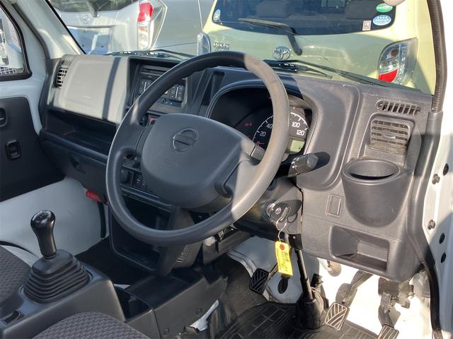 ＮＴ１００クリッパートラック ＧＸ　４ＷＤ　軽トラック　ＭＴ　衝突被害軽減システム　レーンアシスト　ＥＴＣ　オートライト　ＡＢＳ　ＥＳＣ　エアコン　パワーステアリング　パワーウィンドウ　運転席エアバッグ　ＣＤ（18枚目）