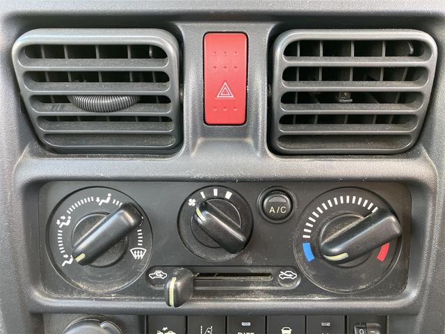 ＮＴ１００クリッパートラック ＧＸ　４ＷＤ　軽トラック　ＭＴ　衝突被害軽減システム　レーンアシスト　ＥＴＣ　オートライト　ＡＢＳ　ＥＳＣ　エアコン　パワーステアリング　パワーウィンドウ　運転席エアバッグ　ＣＤ（24枚目）