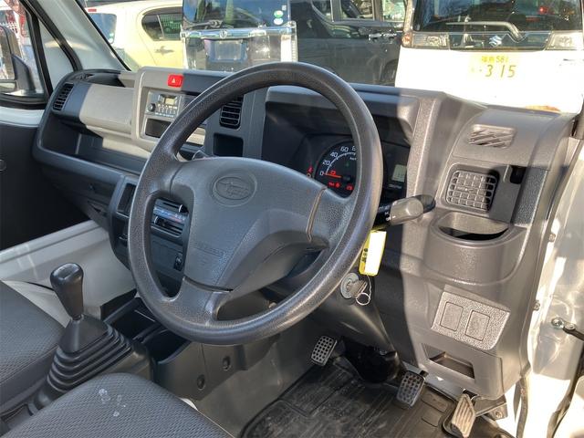サンバートラック ＴＢ　４ＷＤ　軽トラック　ＭＴ　５速マニュアル車　運転席エアバッグ　ドアバイザー　最大積載量３５０ｋｇ（14枚目）