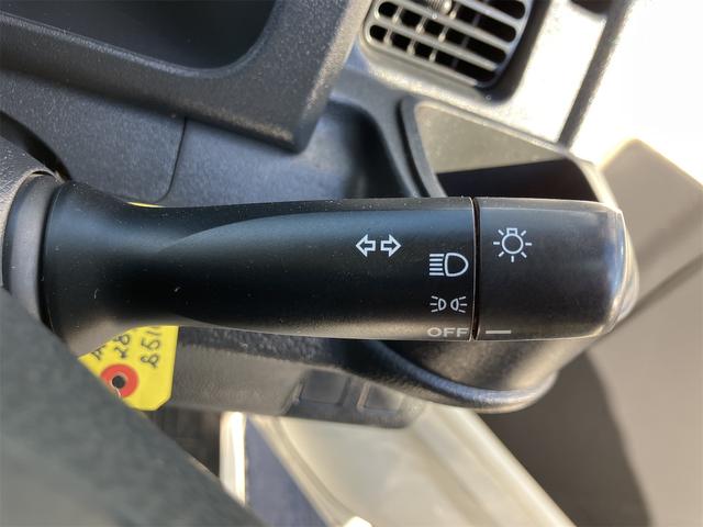 サンバートラック ＴＢ　４ＷＤ　軽トラック　ＭＴ　５速マニュアル車　運転席エアバッグ　ドアバイザー　最大積載量３５０ｋｇ（17枚目）