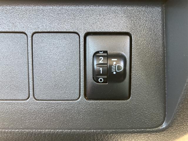 サンバートラック ＴＢ　４ＷＤ　軽トラック　ＭＴ　５速マニュアル車　運転席エアバッグ　ドアバイザー　最大積載量３５０ｋｇ（22枚目）