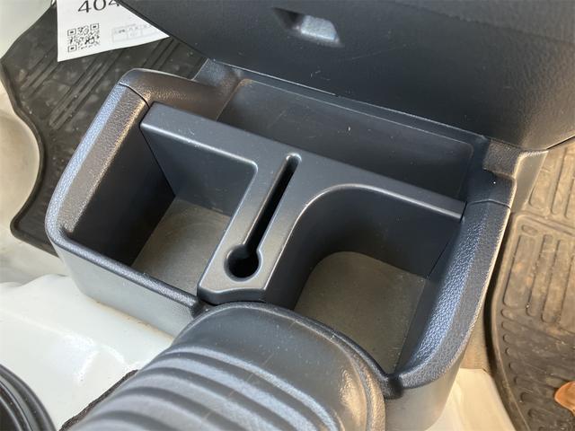 サンバートラック ＴＢ　４ＷＤ　軽トラック　ＭＴ　５速マニュアル車　運転席エアバッグ　ドアバイザー　最大積載量３５０ｋｇ（23枚目）