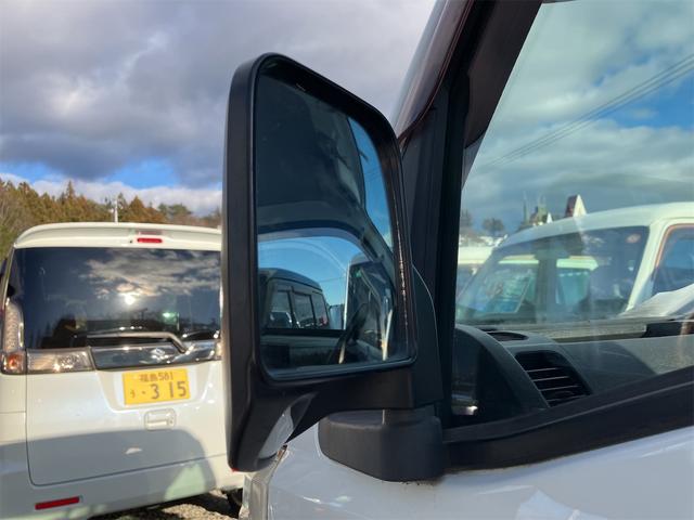 サンバートラック ＴＢ　４ＷＤ　軽トラック　ＭＴ　５速マニュアル車　運転席エアバッグ　ドアバイザー　最大積載量３５０ｋｇ（29枚目）