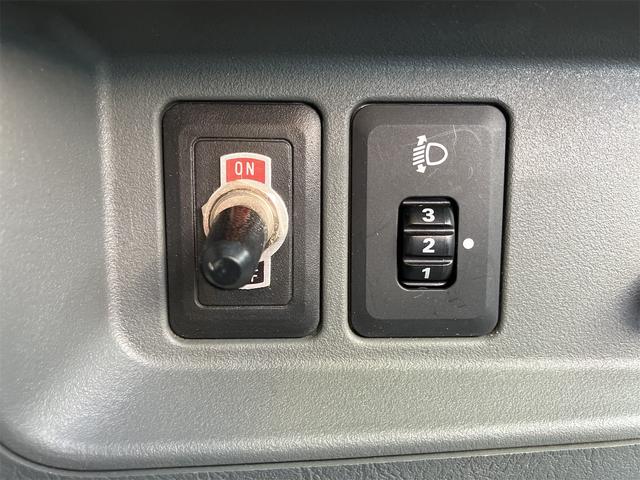 ＮＶ１００クリッパーバン ＧＸ　４ＷＤ　ドライブレコーダー　バックカメラ　ナビ　ＴＶ　両側スライドドア　ＡＴ　エアコン　パワーステアリング　パワーウィンドウ（15枚目）