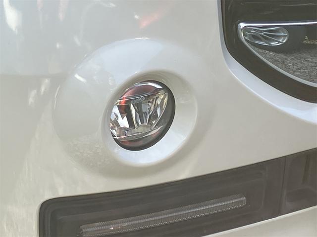 スペーシアカスタムＺ 　４ＷＤ　ＥＴＣ　両側スライド・片側電動　オートクルーズコントロール　オートライト　ＨＩＤ　スマートキー　アイドリングストップ　電動格納ミラー　シートヒーター　ベンチシート　ＣＶＴ　盗難防止システム（14枚目）