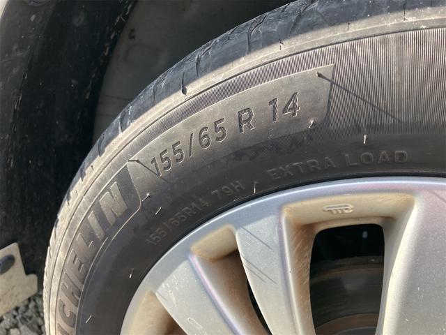 スペーシアカスタムＺ 　４ＷＤ　ＥＴＣ　両側スライド・片側電動　オートクルーズコントロール　オートライト　ＨＩＤ　スマートキー　アイドリングストップ　電動格納ミラー　シートヒーター　ベンチシート　ＣＶＴ　盗難防止システム（20枚目）