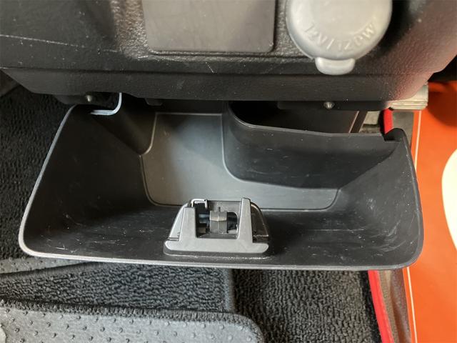 スペーシアカスタムＺ 　４ＷＤ　ＥＴＣ　両側スライド・片側電動　オートクルーズコントロール　オートライト　ＨＩＤ　スマートキー　アイドリングストップ　電動格納ミラー　シートヒーター　ベンチシート　ＣＶＴ　盗難防止システム（30枚目）