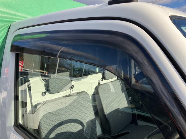 キャリイトラック ＫＣエアコン・パワステ　４ＷＤ　軽トラック　幌　ＭＴ　衝突被害軽減システム　レーンアシスト　オートライト　ＥＳＣ　エアコン　パワーステアリング　運転席エアバッグ　助手席エアバッグ（6枚目）