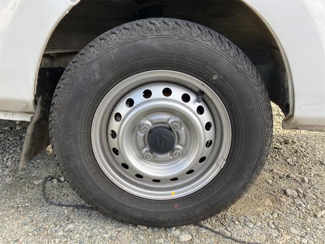 キャリイトラック ＫＣエアコン・パワステ　４ＷＤ　軽トラック　幌　ＭＴ　衝突被害軽減システム　レーンアシスト　オートライト　ＥＳＣ　エアコン　パワーステアリング　運転席エアバッグ　助手席エアバッグ（7枚目）