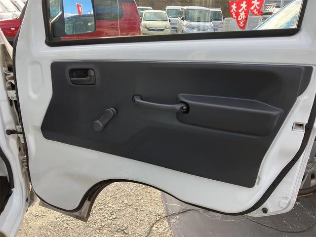 キャリイトラック ＫＣエアコン・パワステ　４ＷＤ　軽トラック　幌　ＭＴ　衝突被害軽減システム　レーンアシスト　オートライト　ＥＳＣ　エアコン　パワーステアリング　運転席エアバッグ　助手席エアバッグ（15枚目）