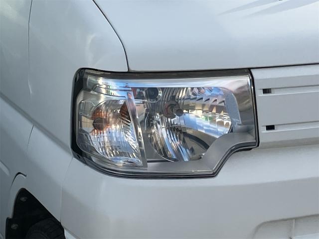 ミニキャブトラック みのり　４ＷＤ　軽トラック　ＭＴ　５速マニュアル車　エアコン　パワーステアリング　運転席エアバッグ　荷台マット　ドアバイザー　最大積載量３５０ｋｇ（4枚目）