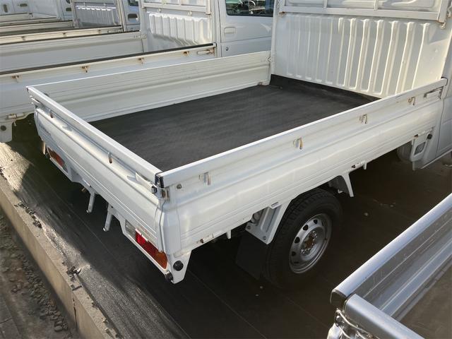 ミニキャブトラック みのり　４ＷＤ　軽トラック　ＭＴ　５速マニュアル車　エアコン　パワーステアリング　運転席エアバッグ　荷台マット　ドアバイザー　最大積載量３５０ｋｇ（10枚目）