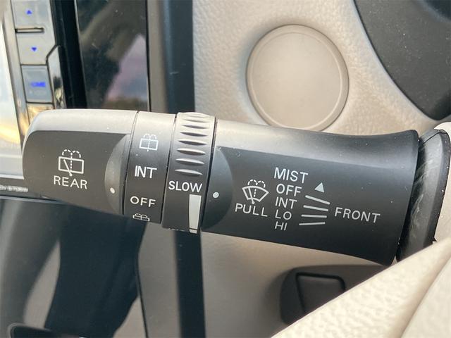 デイズ Ｓ　４ＷＤ　ナビ　ＴＶ　衝突被害軽減システム　キーレスエントリー　アイドリングストップ　電動格納ミラー　シートヒーター　ベンチシート　ＣＶＴ　ＡＢＳ　ＥＳＣ　アルミホイール　衝突安全ボディ　エアコン（9枚目）