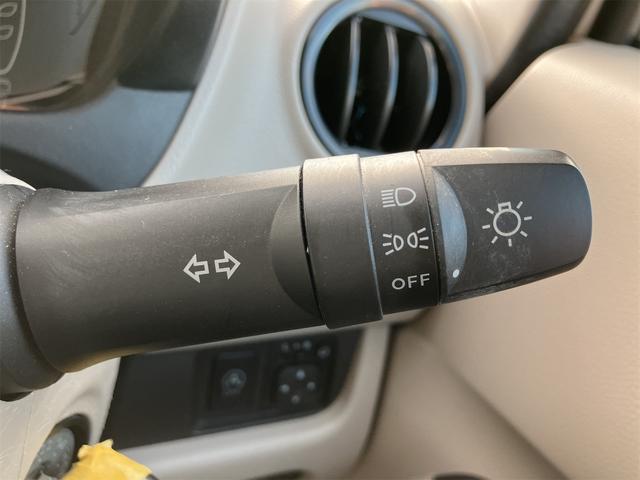 デイズ Ｓ　４ＷＤ　ナビ　ＴＶ　衝突被害軽減システム　キーレスエントリー　アイドリングストップ　電動格納ミラー　シートヒーター　ベンチシート　ＣＶＴ　ＡＢＳ　ＥＳＣ　アルミホイール　衝突安全ボディ　エアコン（10枚目）