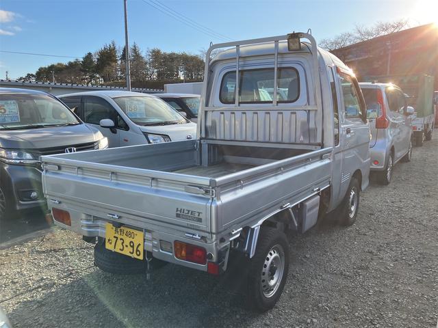 ハイゼットトラック ジャンボ　４ＷＤ　軽トラック　ＭＴ　５速マニュアル車　エアコン　パワーステアリング　パワーウィンドウ　運転席エアバッグ　ドアバイザー（9枚目）