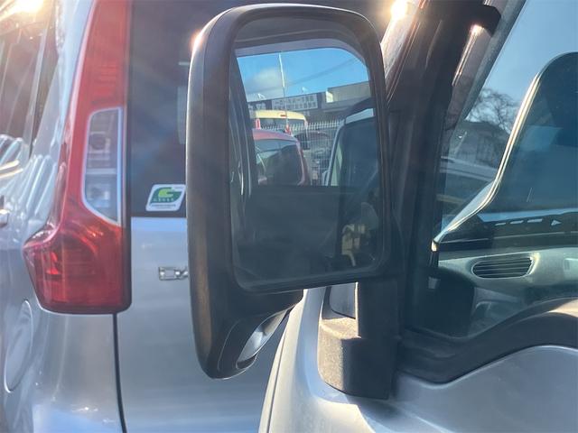 ハイゼットトラック ジャンボ　４ＷＤ　軽トラック　ＭＴ　５速マニュアル車　エアコン　パワーステアリング　パワーウィンドウ　運転席エアバッグ　ドアバイザー（14枚目）