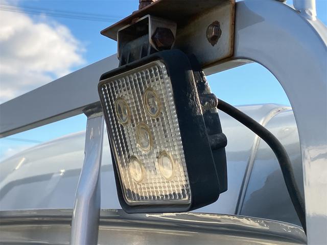 ハイゼットトラック ジャンボ　４ＷＤ　軽トラック　ＭＴ　５速マニュアル車　エアコン　パワーステアリング　パワーウィンドウ　運転席エアバッグ　ドアバイザー（15枚目）