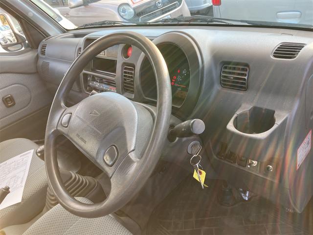 ハイゼットトラック ジャンボ　４ＷＤ　軽トラック　ＭＴ　５速マニュアル車　エアコン　パワーステアリング　パワーウィンドウ　運転席エアバッグ　ドアバイザー（17枚目）