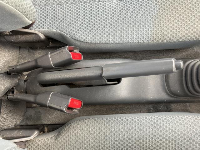 ハイゼットトラック ジャンボ　４ＷＤ　軽トラック　ＭＴ　５速マニュアル車　エアコン　パワーステアリング　パワーウィンドウ　運転席エアバッグ　ドアバイザー（30枚目）