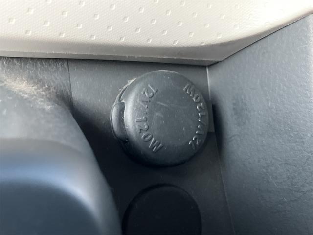 ＭＲワゴン Ｘ　４ＷＤ　ナビ　ＴＶ　スマートキー　電動格納ミラー　シートヒーター　ベンチシート　ＣＶＴ　盗難防止システム　ＡＢＳ　ＣＤ　アルミホイール　衝突安全ボディ　エアコン　パワーステアリング　パワーウィンドウ（6枚目）