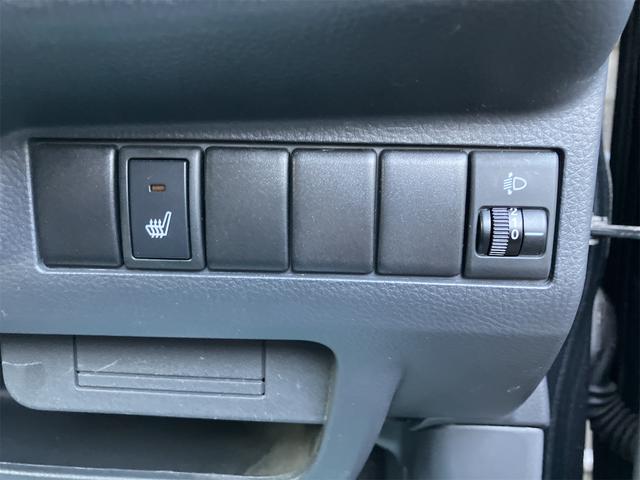 ＭＲワゴン Ｘ　４ＷＤ　ナビ　ＴＶ　スマートキー　電動格納ミラー　シートヒーター　ベンチシート　ＣＶＴ　盗難防止システム　ＡＢＳ　ＣＤ　アルミホイール　衝突安全ボディ　エアコン　パワーステアリング　パワーウィンドウ（7枚目）