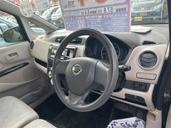 毎回座るフロントシート。運転席は必ず使用する部分ですので、座り心地が重要です！ 2