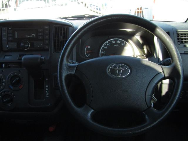 タウンエースバン ＧＬ　フルタイム４ＷＤ　４速オートマ　キーレス　５人乗り　リアヒーター　修復無し（12枚目）